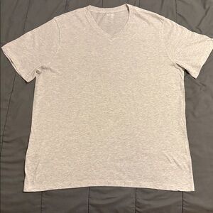 Old Navy Men's Light Gray V-Neck Tee